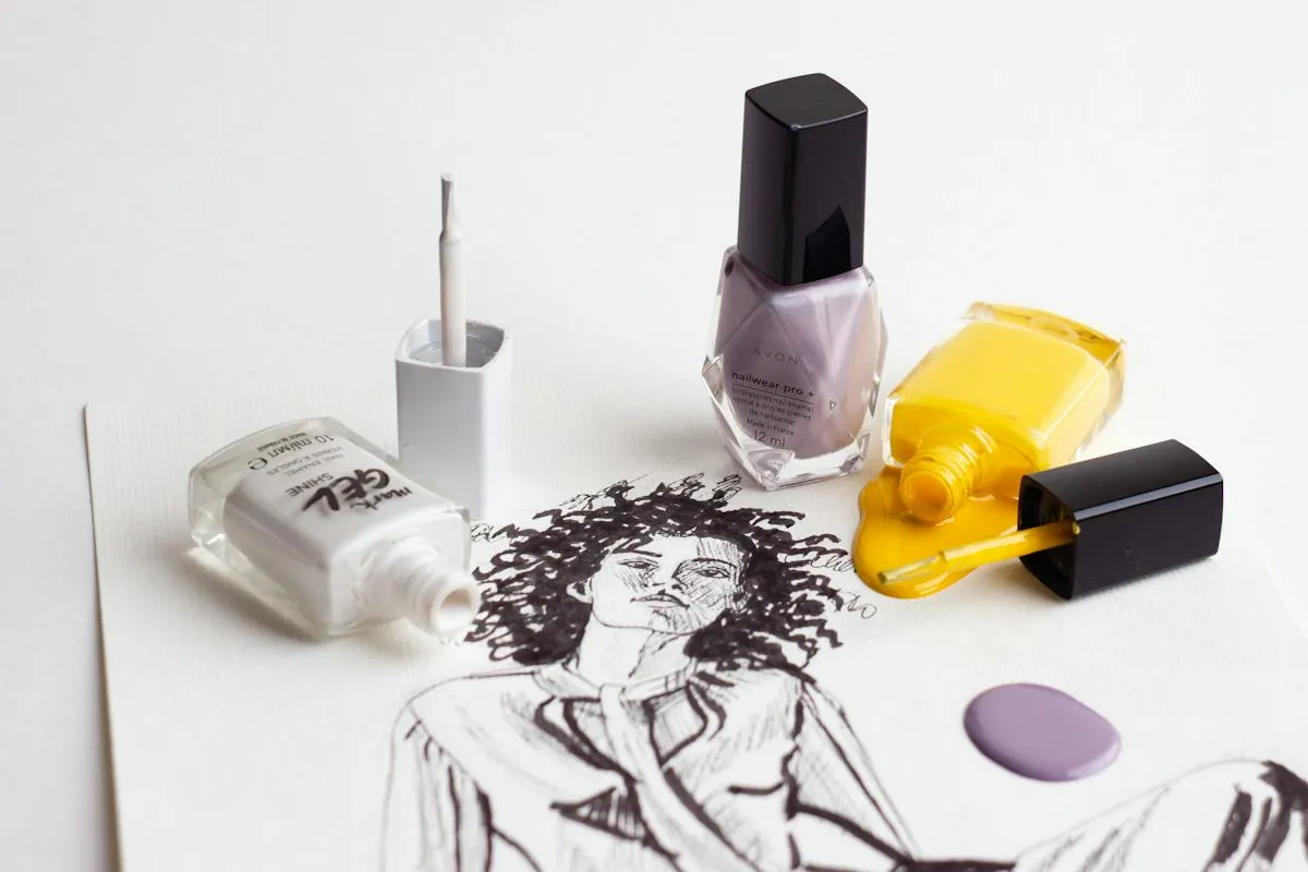 Kreativne barve in detajli nail arta